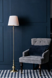 Lampa podłogowa złota nowoczesna klasyka abażur z marszczonej tkaniny w kolorze złamanej bieli MarkSlojd 106322 Imperia 149cm