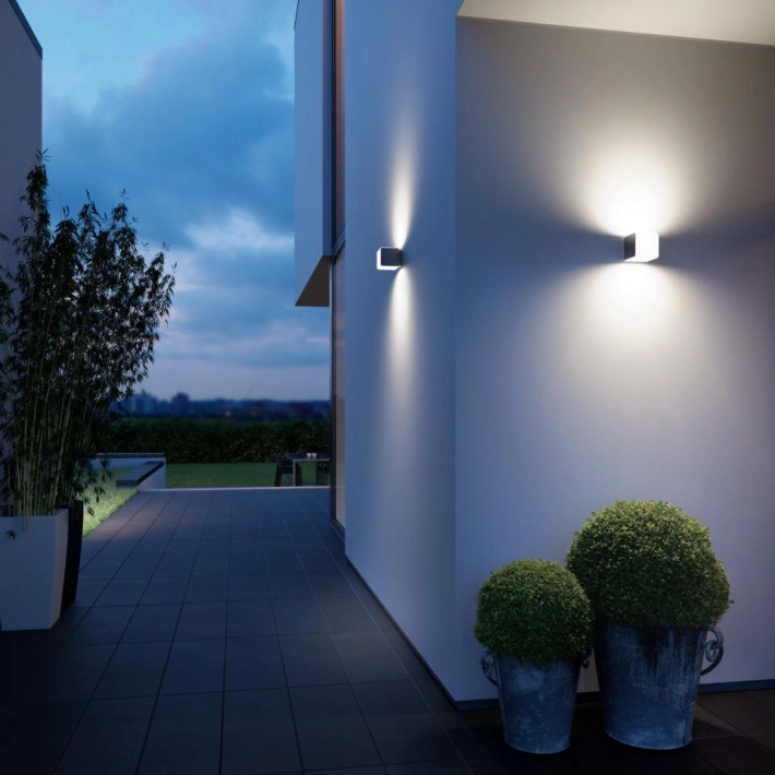 47331_CloseUp_L-830_Hauswand_Seite.jpg