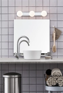 Lampa ścienna kinkiet do łazienki chrom szklane klosze białe kulki MarkSlojd 106382 Mini 3xG9 50cm