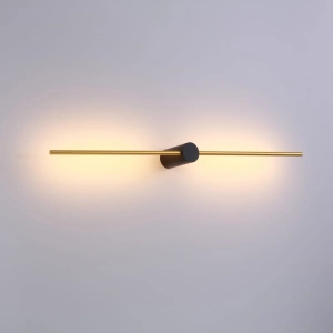 Podłużny kinkiet złote ramiona czarne mocowanie na środku światło odbite Elkim Lighting 646701135 Wand 467 10W 3000K 91cm