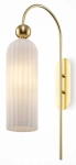 Złota lampa ścienna z mlecznym frezowanym kloszem Maytoni MOD302WL-01W Antic E14