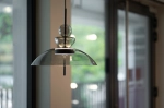 Czarna lampa wisząca z nowoczesnym szklanym kloszem Maytoni MOD185PL-L11B3K3 Bangkok LED 12W 3000K 40cm
