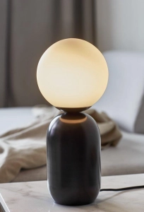 Lampa czarna stołowa nocna z białą szklaną kulą japandi Nordlux 2011035003 Notti E14 34cm